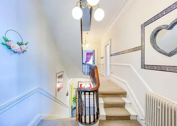 *rd9bc* For Your Relaxed & Cosy + Free Parking + Free Fast Wifi * Проживання в сім'ї *