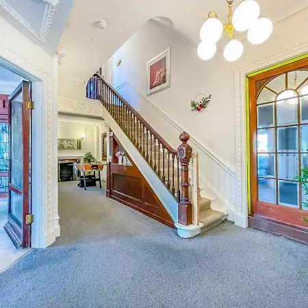 Homestay *rd9bc* For Your Relaxed & Cosy + Free Parking + Free Fast Wifi *