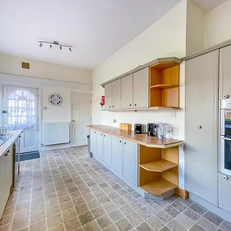 *rd9bc* For Your Relaxed & Cosy + Free Parking + Free Fast Wifi * Homestay