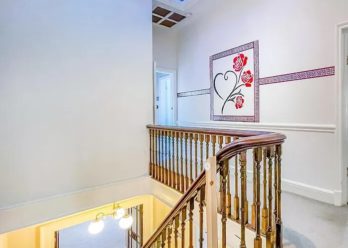 Homestay *rd9bc* For Your Relaxed & Cosy + Free Parking + Free Fast Wifi *