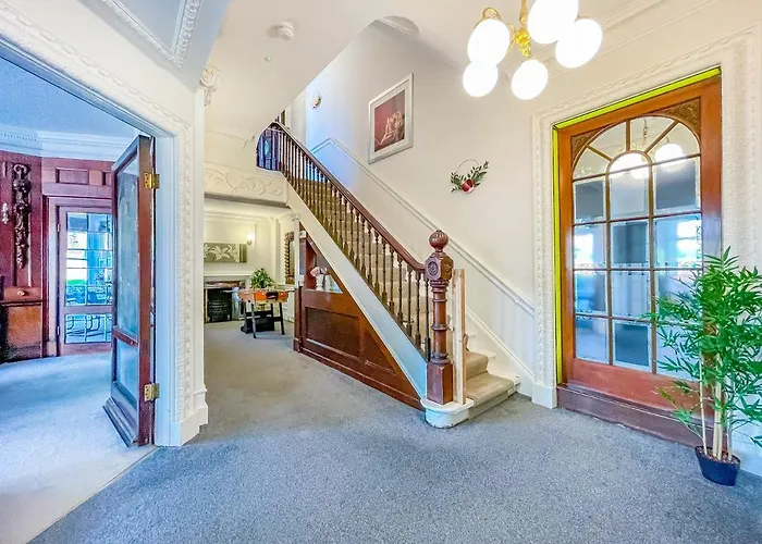 Homestay *rd9bc* For Your Relaxed & Cosy + Free Parking + Free Fast Wifi *